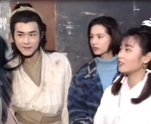 看了这些经典剧花絮,发现有的演员是真不上镜,戏外比剧里美多了