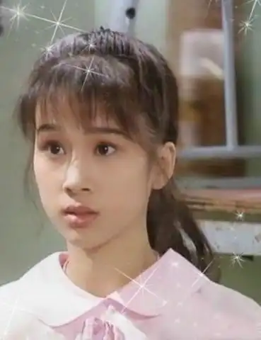 18年前这部港剧,佘诗曼俏皮活泼,向海岚风情,文颂娴可爱
