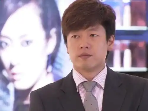 回家的诱惑世贤和小三逛商场,谁料还要世贤带情侣钻戒,真的太胆大了
