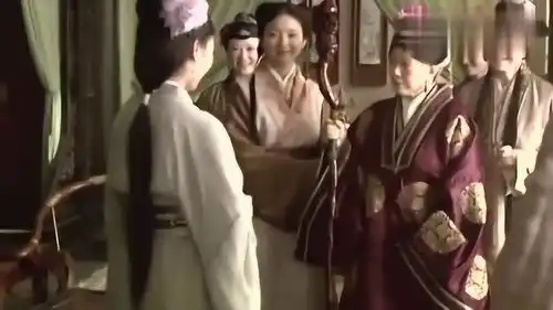 新版红楼梦刘姥姥局促不安,贾母直说探春很好只有宝玉黛玉可恶