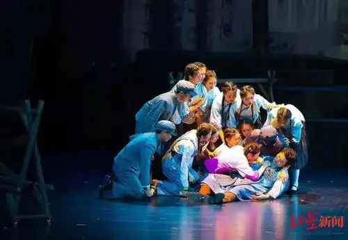 成都自贡携手打造红梅花开斩获第六届音乐剧学院奖优秀表演团队等多个奖项
