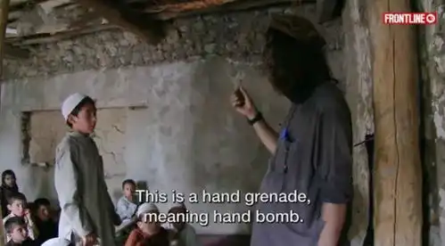 伊斯兰国的小学课本洗脑式的暴力与杀戮