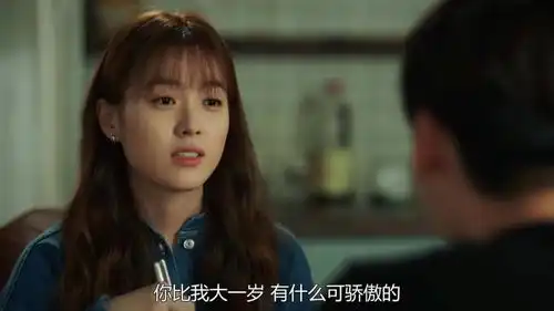 w两个世界李钟硕一直想让老婆叫自己欧巴,却被老婆嫌弃,利用劳动力转移话题