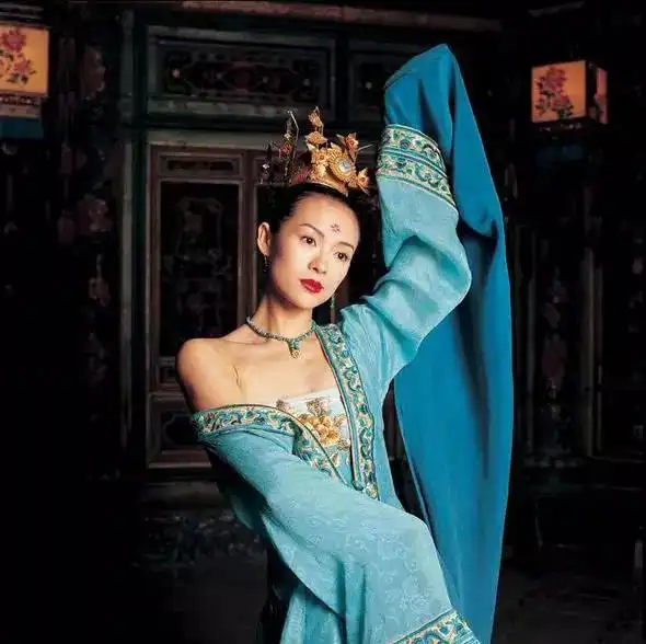 为爱几度撕网友,章子怡对汪峰的迷恋太惊人了吧...