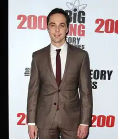 生活大爆炸庆播出200集佩妮斯坦李拥吻
