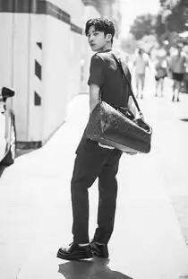 有一种默契叫angelababy井柏然巴黎街拍撞背景
