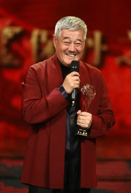 成龙60大寿不让送礼,赵本山灵机一动写幅心经,转手变现200万