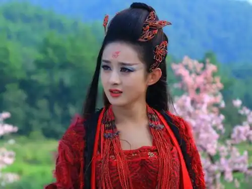 她曾是花千骨原定女主,却因为爱情选择放弃,意外成就赵丽颖