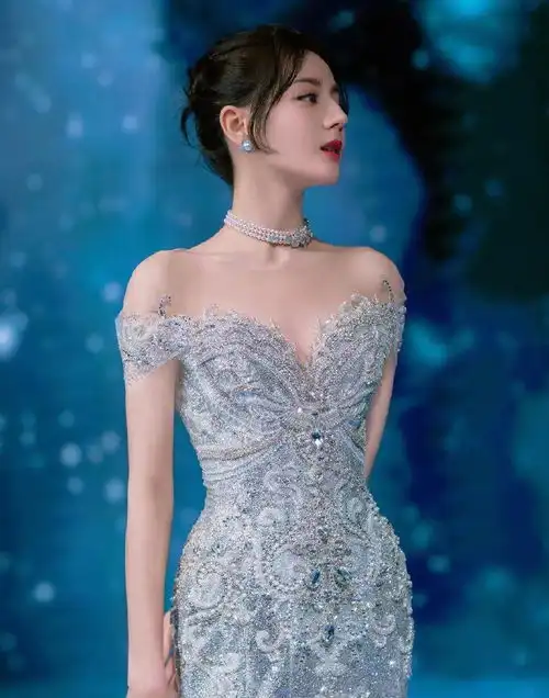 网络视听盛典红毯造型图热巴杨幂yyds,任嘉伦杨洋视觉盛宴
