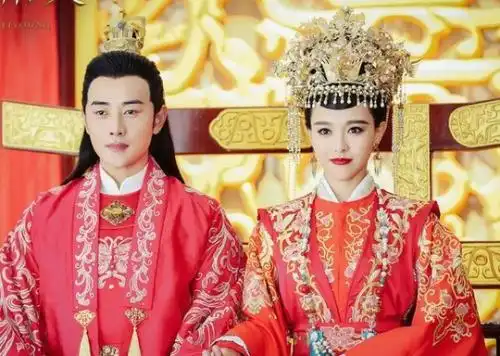 唐嫣罗晋疑似领证,前男友至今蹭唐嫣热度,杨幂是否会送祝福