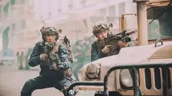 他是红海行动的突击队长,10年军涯旅程,从龙套哥到影帝,娶了央视主持人登上人生巅峰