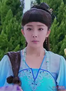 被古装刘海坑惨了的女星杨幂秒变傻大姐唐嫣完全hold住