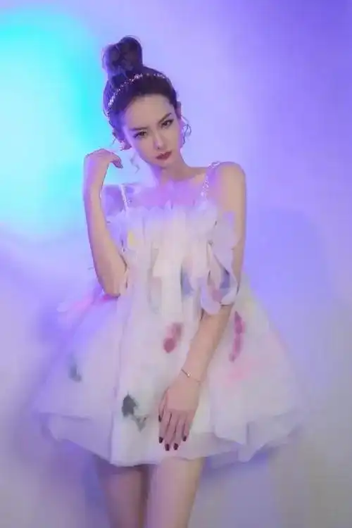 戚薇高清图集有需要的收藏一下,来晚了估计就看不到了
