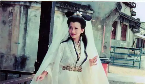 66岁的不老女神赵雅芝两次婚姻3个儿子,同母异父依然幸福