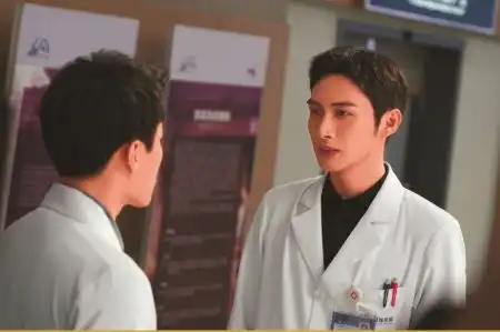 张彬彬洗澡洗头时我都在背台词