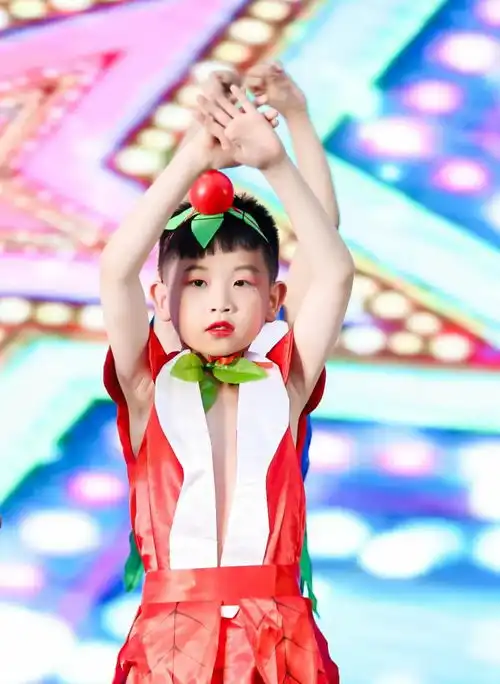 等待一朵花开,看见最美绽放记木子联大外国语小学第三届艺术节展演篇
