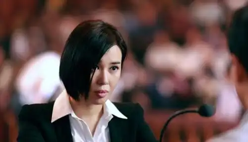 她和黄渤拍戏青涩不已,和导演同居10年遭出轨,今43岁依旧单身