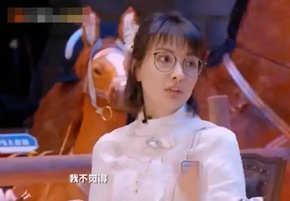 吴昕上明星大侦探意外获网友夸赞,出道15年,她是不是走错路子了
