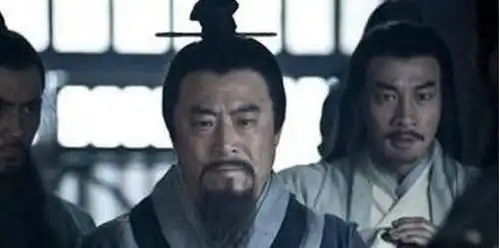 项羽手下第一重臣,楚国项氏族长,却被一顿酒忽悠成了刘邦间谍
