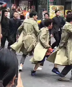 宋喆被抓王宝强未受影响认真拍戏唐人街探案2现场照曝光