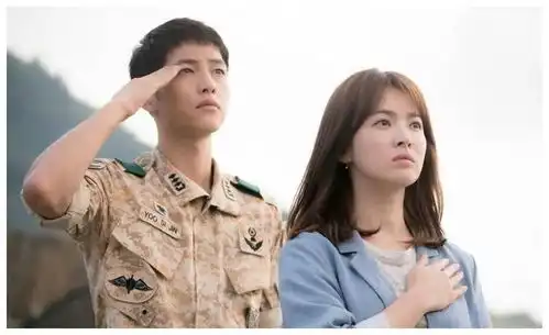 国产太阳的后裔5天破亿剧情上头一口气追10集,配角更出彩