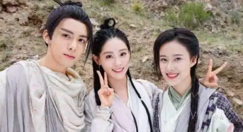 玄女素颜,证件照太真实,网友判若两人