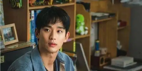 金秀贤黑历史大起底留过非主流爆炸头还拍摄过内衣广告
