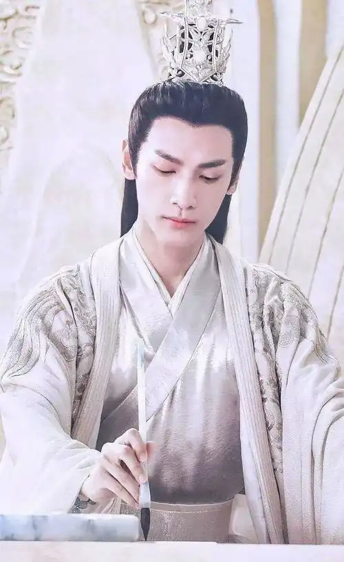 能量偶像人物志保持初心,简单一点,快乐一些罗云熙
