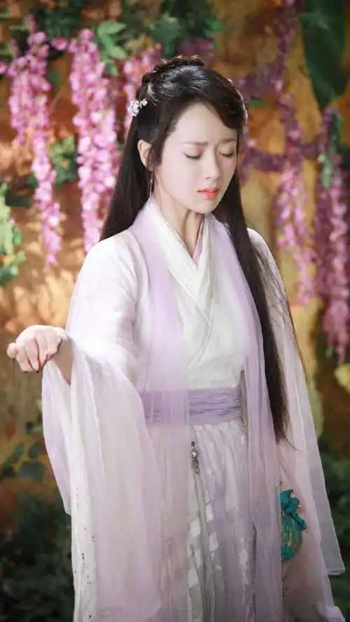对不起,现在的仙侠剧中的围巾式纱裙我真的已经看腻了

