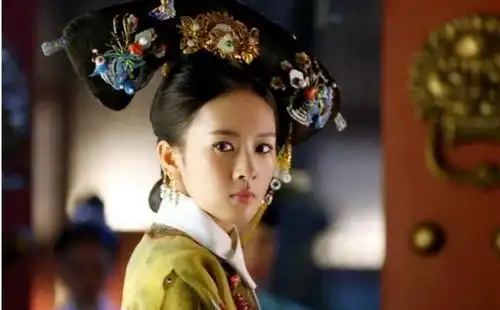 清宫戏中后妃们的首饰最终都去哪了这件盆花面簪告诉你答案
