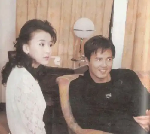 渣男林瑞阳,好好的家不要,非要抛妻弃子找张庭,现自作自受
