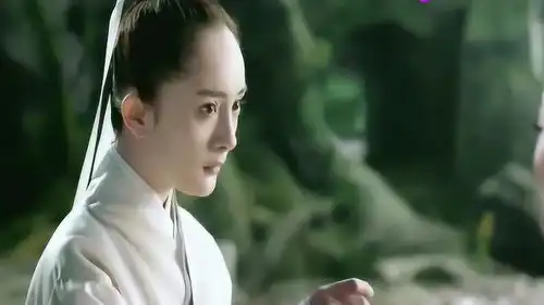 三生三世十里桃花玄女知道离镜来了,故作被司音推倒在地
