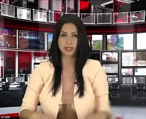 国外电视台为了收视率,女主播们露球播报,观众每天都会准时收看
