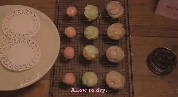 想知道布达佩斯大饭店电影里的招牌甜点,是怎么制作而成的吗