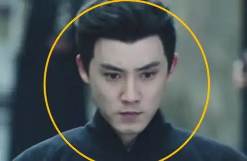 成毅路透造型曝光,被网友吐槽是第二版司凤,张睿造型让人惊艳
