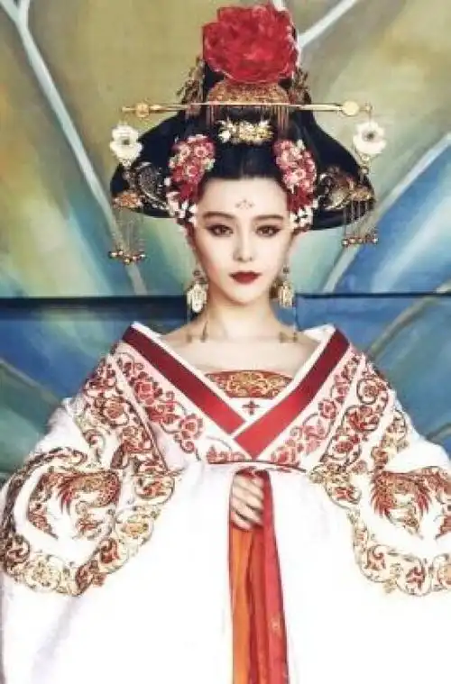 范冰冰四大古装造型,武则天最霸气,金锁最为经典