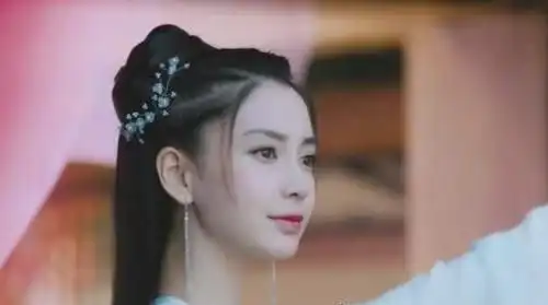 杨颖参加综艺节目,被沦为边缘人,这次黄晓明也看清了她的真面目
