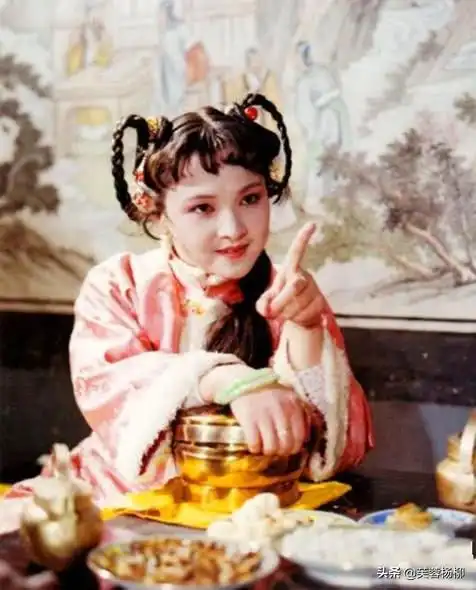 87红楼梦这个和黛玉香菱在一起的小美女,才是宝琴该有的样子
