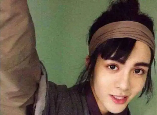 倚天屠龙记被翻拍,满屏小鲜肉,网友这个成昆倒是一脸正气
