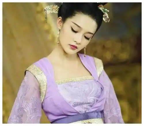 赵丽颖杨幂李沁刘诗诗佟丽娅,古装剧6大留仙裙,谁最仙气飘飘