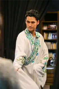 我们来了袁弘为昆曲剃胡须踩高跟直呼不会走路