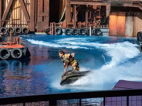 环球影城猪海报在哪里今日头条
