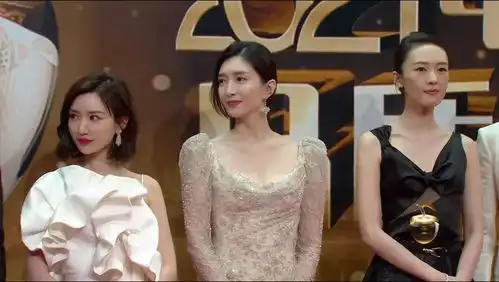 明星红毯同框太虐了,有人是公主和女王,有人是丫鬟和村姑
