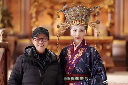 著名导演讽刺李晨一张老脸像50岁,看你演17岁中学生想吐
