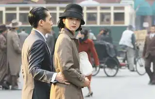 穿旗袍出门,除了红唇还差一顶帽子