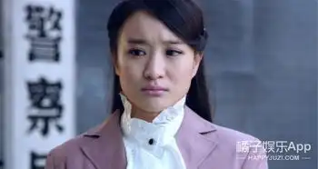 还记得家有儿女里小雪的同学明明吗,她现在长这样