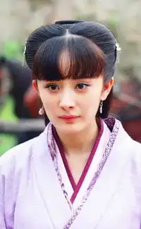 古装剧紫衣美人赵丽颖可爱,杨幂青涩,而她才是记忆中最惊艳的
