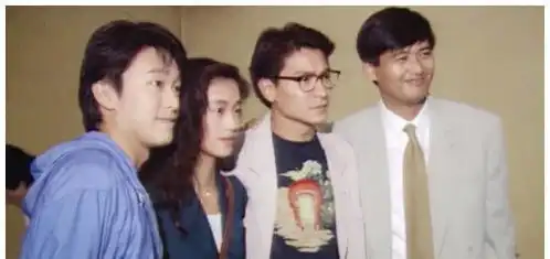 无法重拍瞬间穿红肚兜的袁咏仪,搂着舞伴吸烟的张国荣,练武的成龙林青霞
