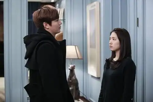 人到中年,女人出轨都是为了什么这三个女人说了心里话
