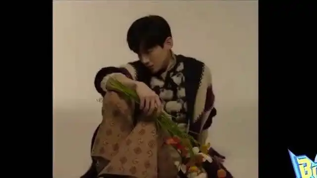 白敬亭的暖男穿搭造型,虞书欣第一次参加金鹰节,王俊凯不练胸肌